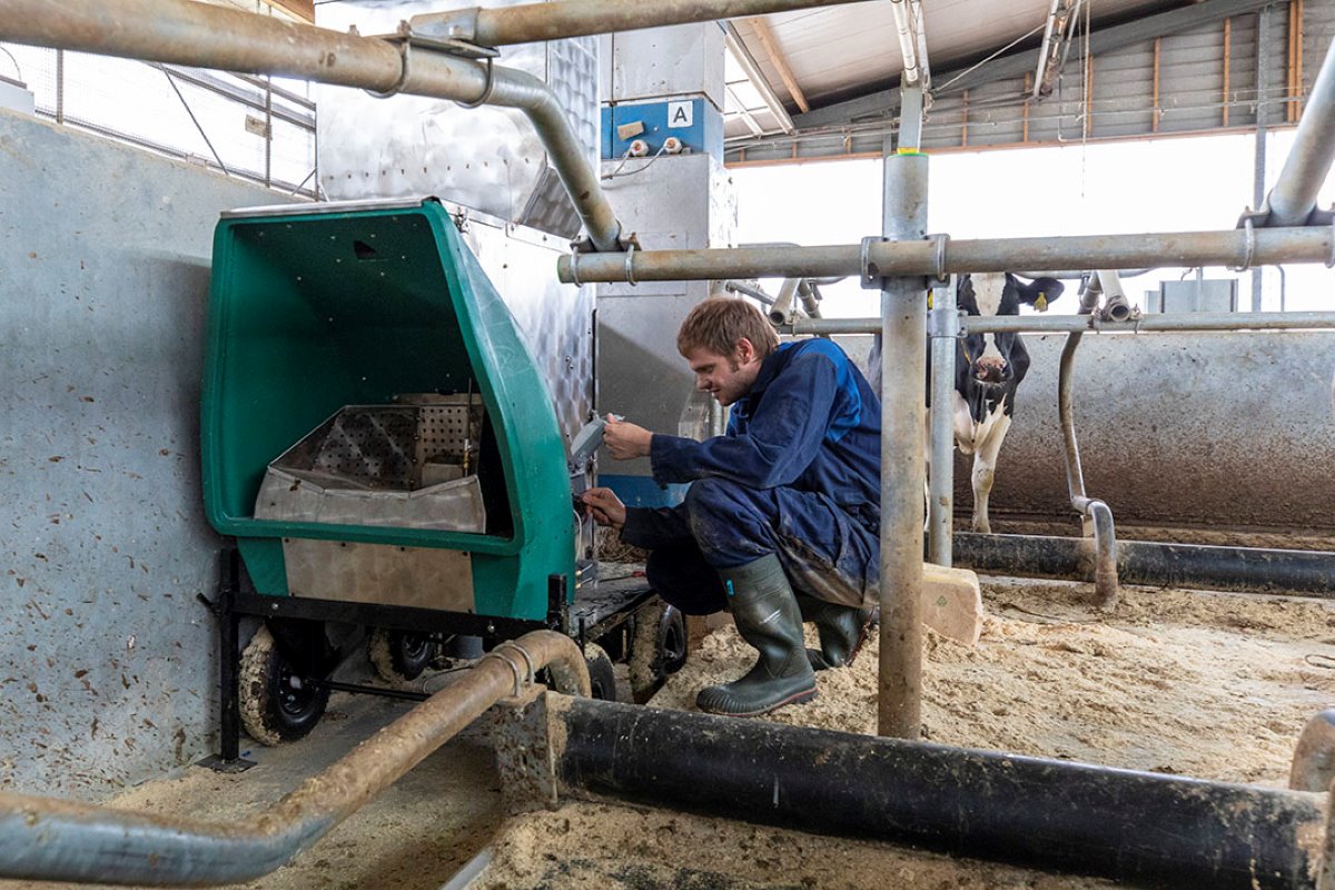Met de Greenfeed krachtvoerbox is op  de Dairy Campus onder praktijkomstandigheden de methaanuitstoot onderzocht.