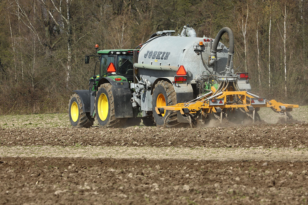 Door scherp te rekenen  met bemesting van maisland kan er minder mest op maisland toegepast worden en meer overblijven voor de graslandbemesting. - Foto: Henk Riswick