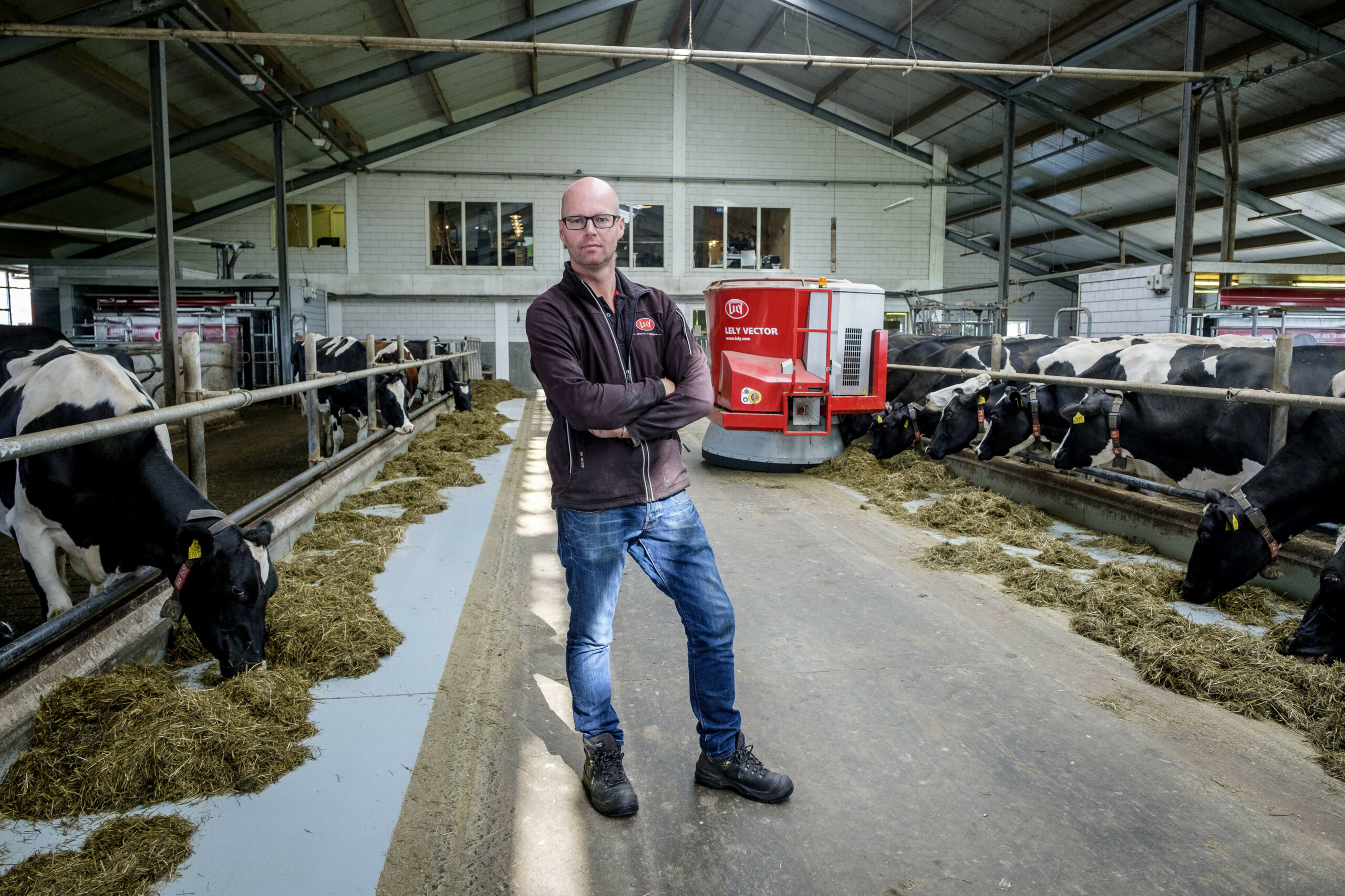 Peter Gille (44) houdt in vof met zijn vrouw Annigje (39) in Bergschenhoek (Z.-H.) op  'Het Lansingerland'  118 melkkoeien op 43 hectare grond in gebruik, waarvan 8 hectare mais en 35 hectare grasland. Het rollend jaargemiddelde is 8.800 kilo melk met 4,27% vet en 3,43% eiwit. Het bedrijf is verbreed met professionele kinderopvang, boerderijwinkel, verhuur van vergaderruimte en feest/trouwlocatie, zorg, horeca en kookworkshops. De familie Gille heeft 35 mensen (26 fte) in dienst. Strategie: streven naar verdere verbreding van de onderneming met uitbreiding van het restaurant, een groepsaccommodatie, een camping en meer plaatsen voor dagbesteding op een tweede locatie.