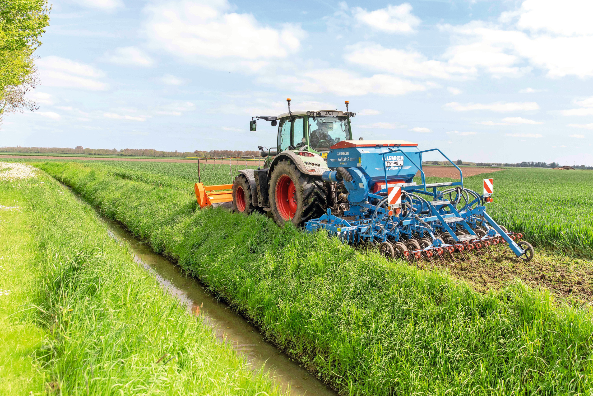 Het zaaien van een bufferstrook met kruiden levert dit jaar voor het onderdeel biodiversiteit nog 20 punten op; vorig jaar was dat nog 60 punten. De waarde per hectare blijft gelijk. Foto: Koos van der Spek